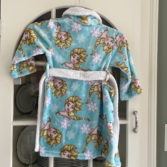 Disney Frozen Elsa Robe - Picture 3 of 5